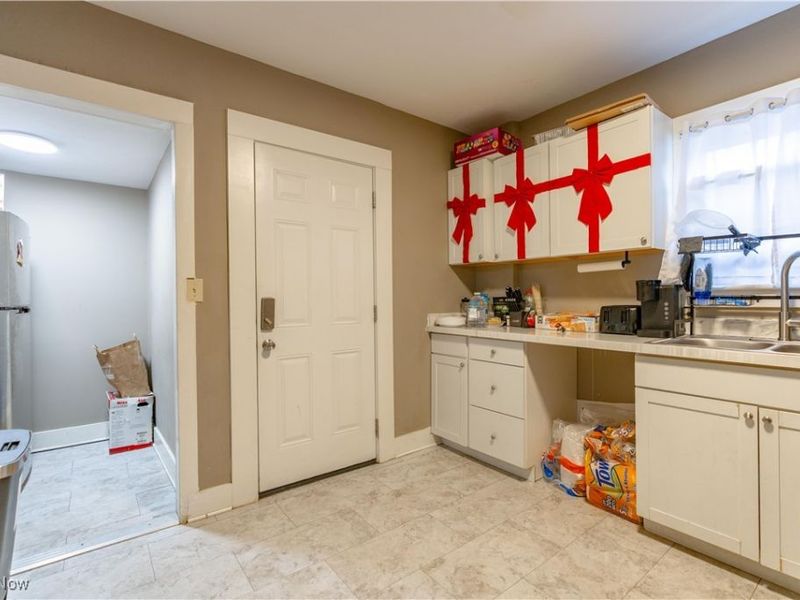 985 Bloomfield Avenue, Akron, OH 44302 Photo 11