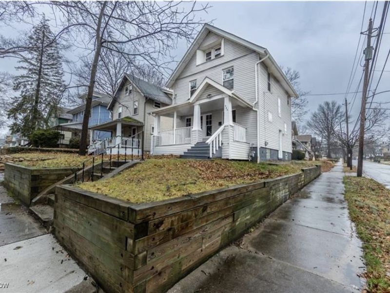 985 Bloomfield Avenue, Akron, OH 44302 Photo 2