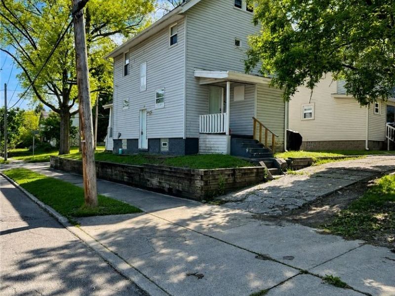 985 Bloomfield Avenue, Akron, OH 44302 Photo 2
