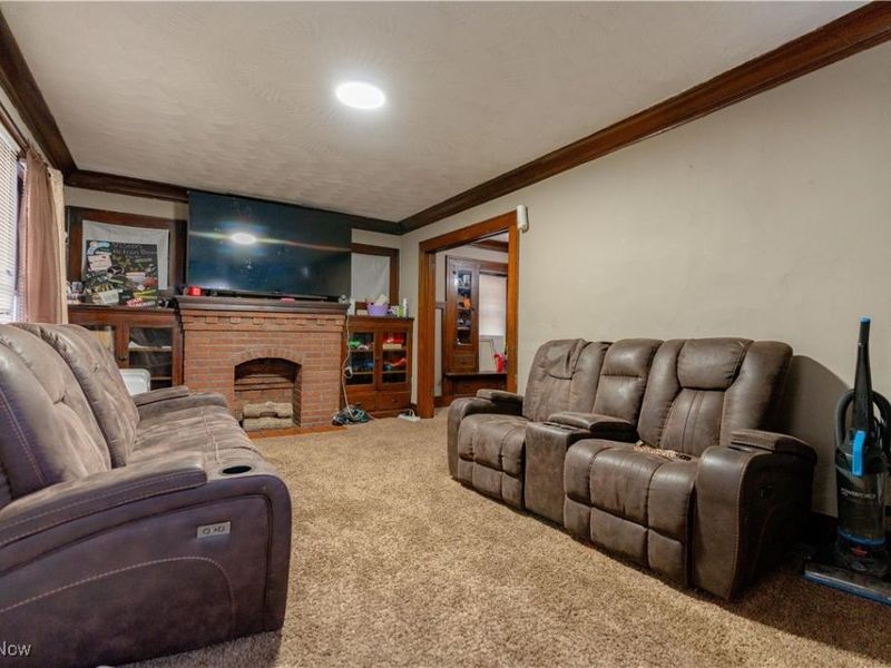 985 Bloomfield Avenue, Akron, OH 44302 Photo 4