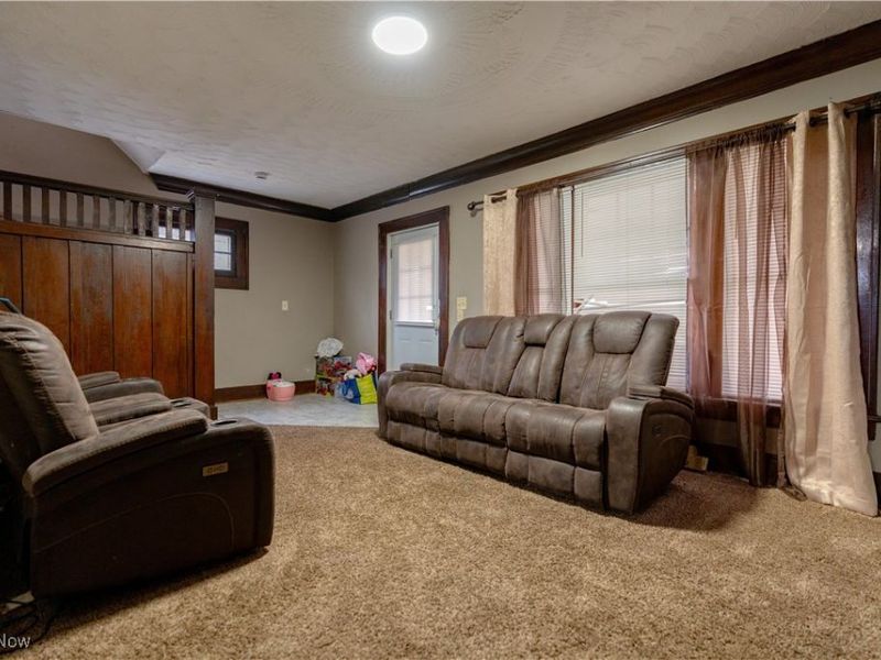 985 Bloomfield Avenue, Akron, OH 44302 Photo 5