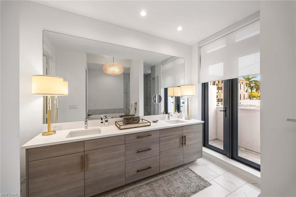 875 6th Ave S, Unit 203, Naples, FL 34102 Photo