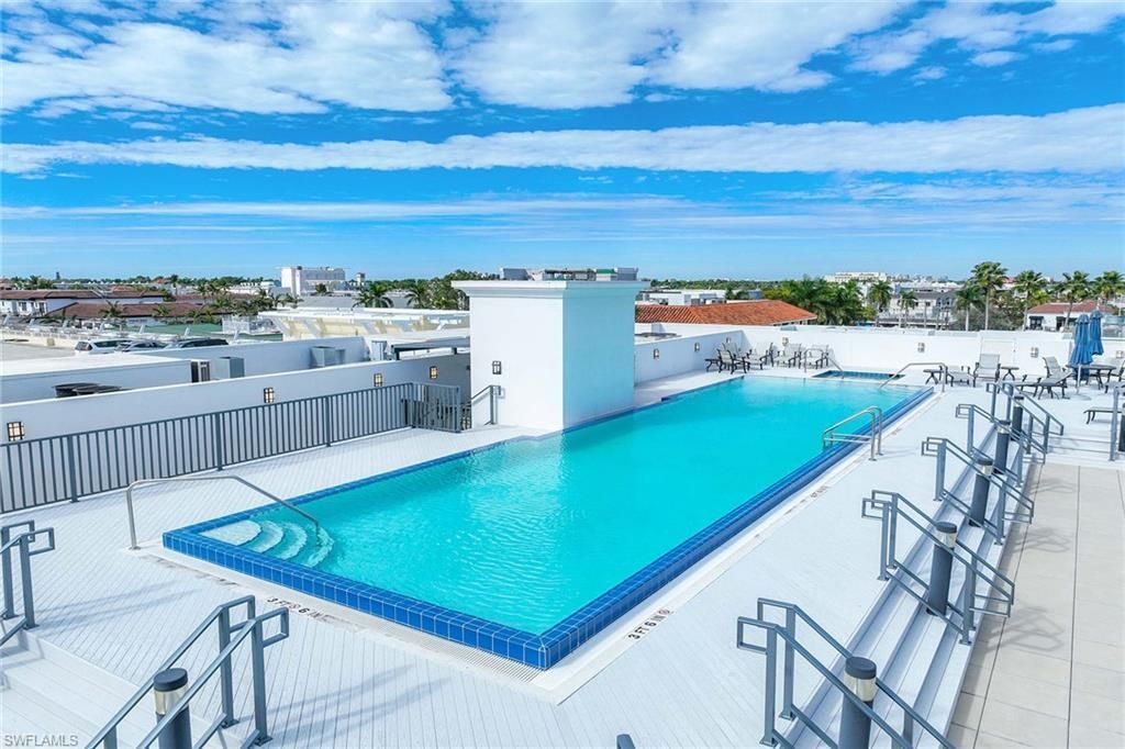 875 6th Ave S, Unit 203, Naples, FL 34102 Photo