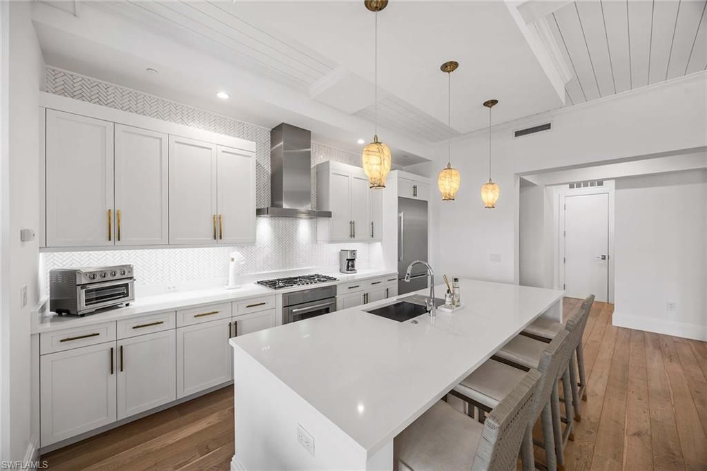 875 6th Ave S, Unit 203, Naples, FL 34102 Photo