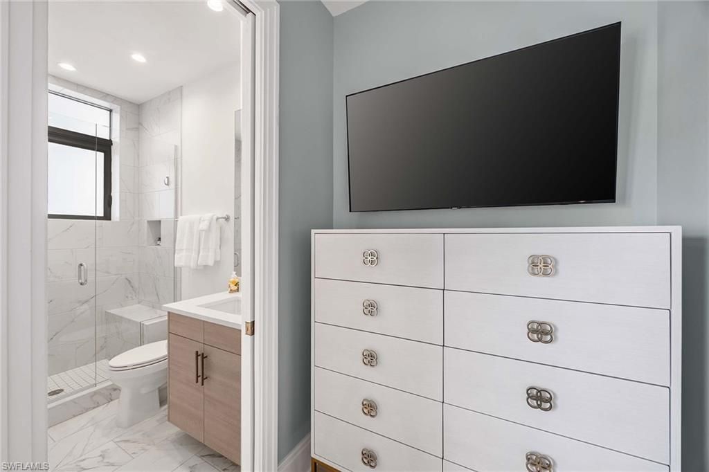 875 6th Ave S, Unit 203, Naples, FL 34102 Photo