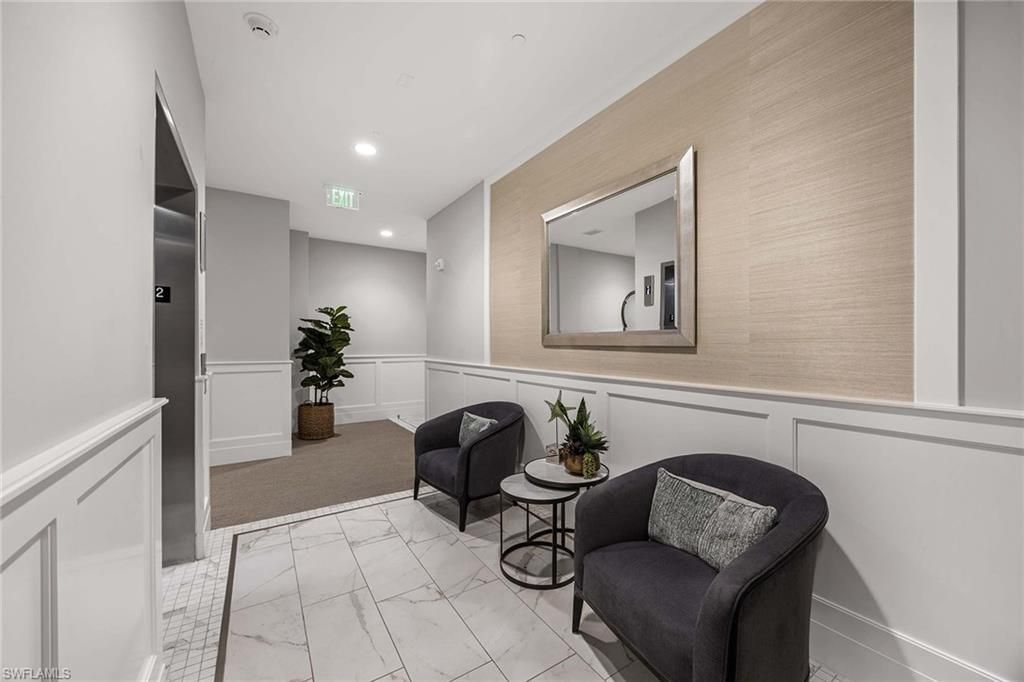 875 6th Ave S, Unit 203, Naples, FL 34102 Photo