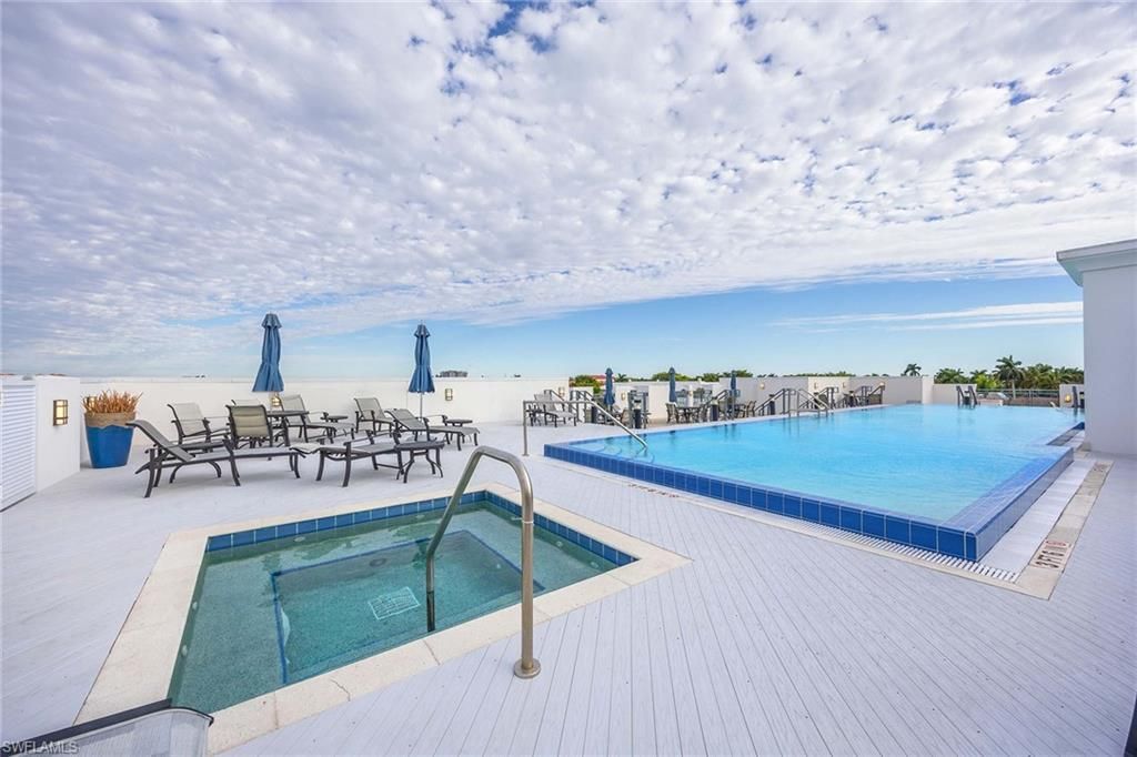 875 6th Ave S, Unit 203, Naples, FL 34102 Photo