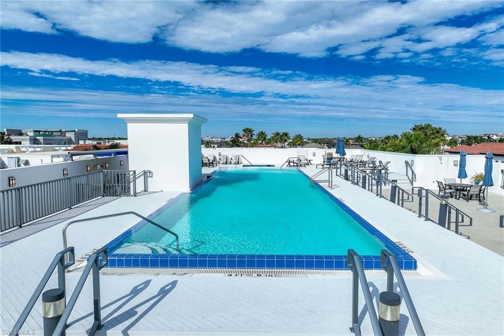 875 6th Ave S, Unit 203, Naples, FL 34102 Photo