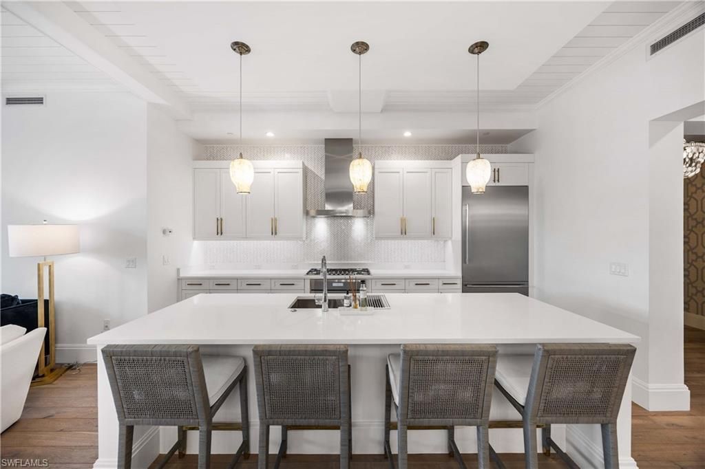 875 6th Ave S, Unit 203, Naples, FL 34102 Photo