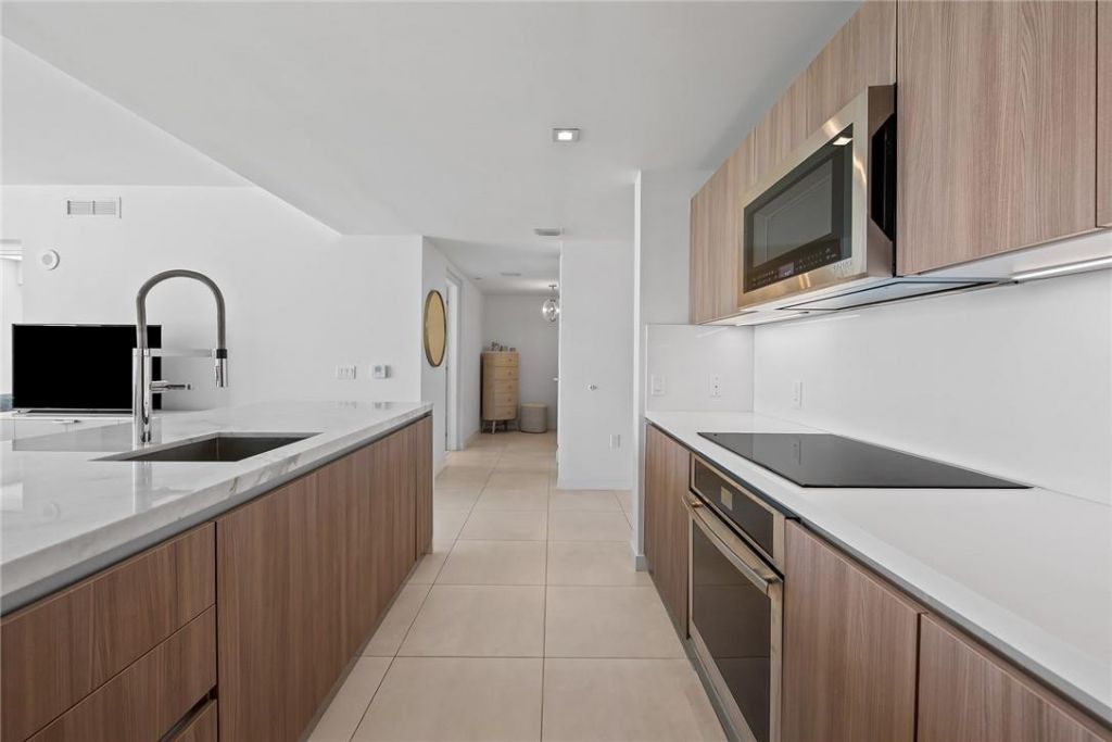 401 N Birch Road, Unit 411, Fort Lauderdale, FL 33304 Photo