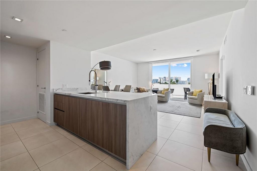 401 N Birch Road, Unit 411, Fort Lauderdale, FL 33304 Photo