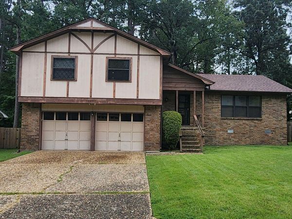 12007 Lemoncrest Lane, Little Rock, AR 72210