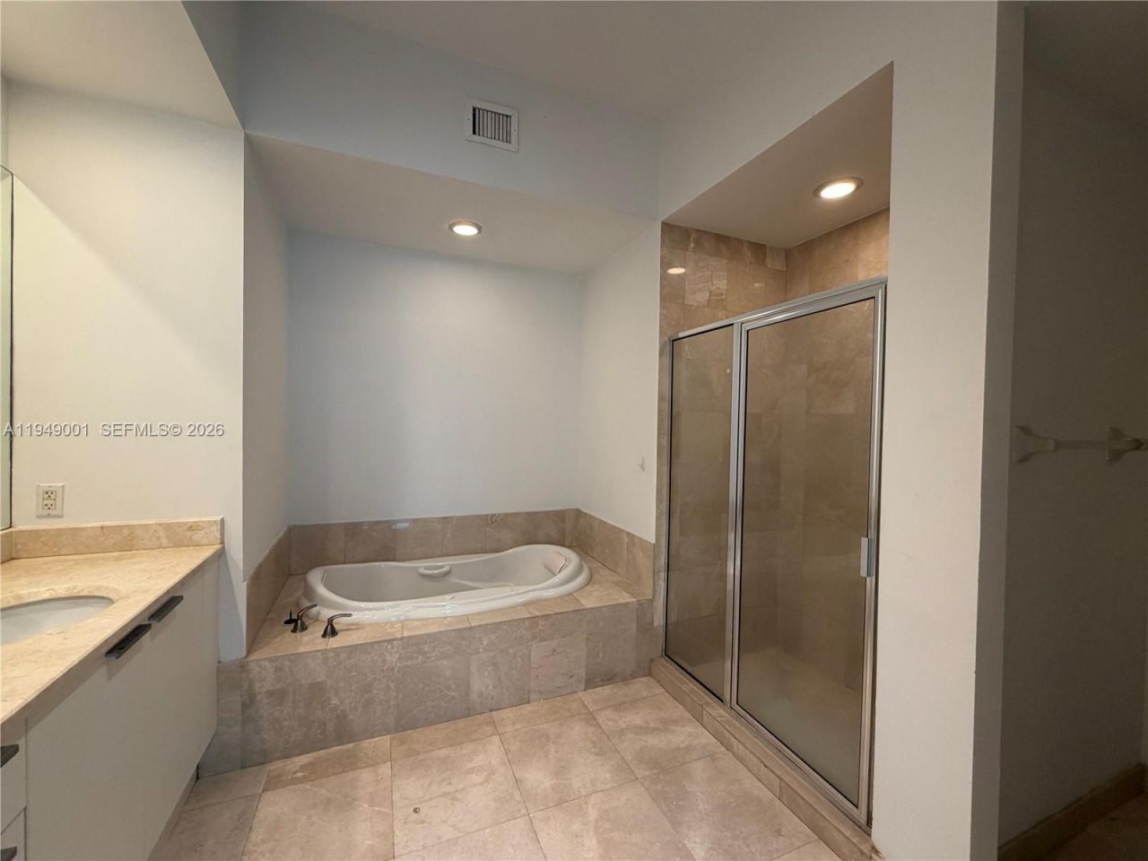 14951 Royal Oaks Ln, Unit 106, North Miami, FL 33181 Photo