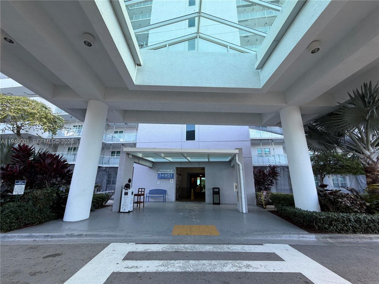 14951 Royal Oaks Ln, Unit 106, North Miami, FL 33181 Photo