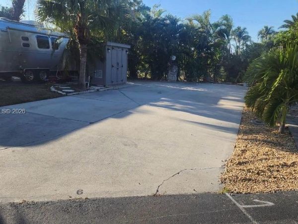 150 Smallwood Dr, Unit 6, Chokoloskee, FL 34138