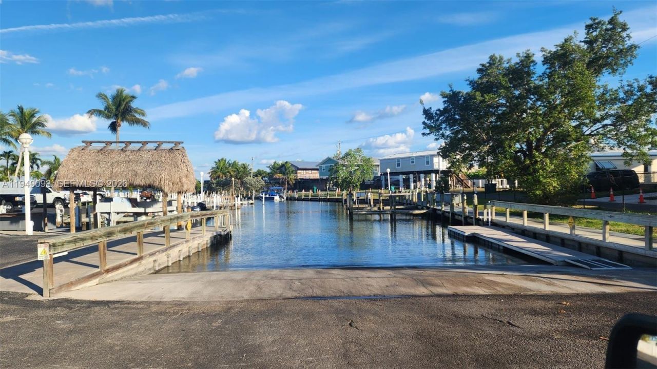 150 Smallwood Dr, Unit 6, Chokoloskee, FL 34138 Photo