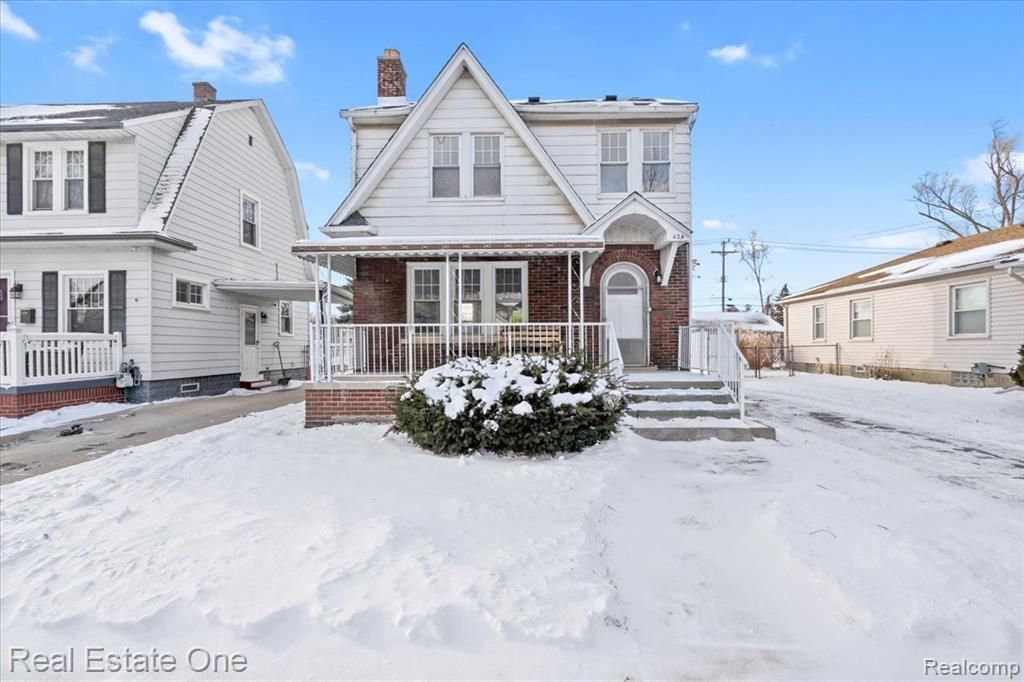 424 2nd Street, Wyandotte, MI 48192 Main Photo