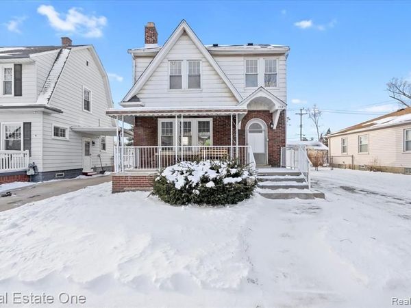 424 2nd Street, Wyandotte, MI 48192