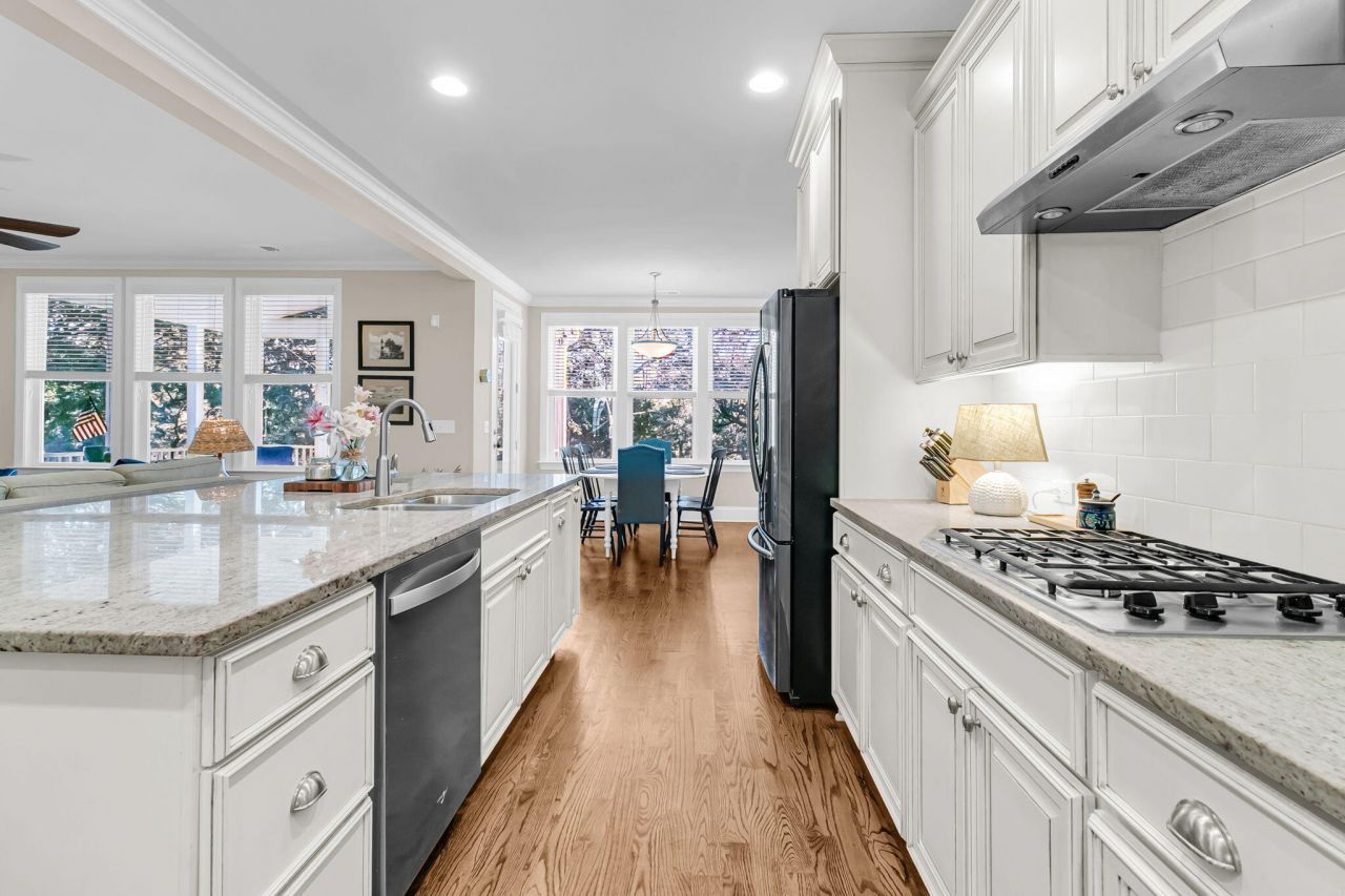 4066 Blackmoor Street Photo 21