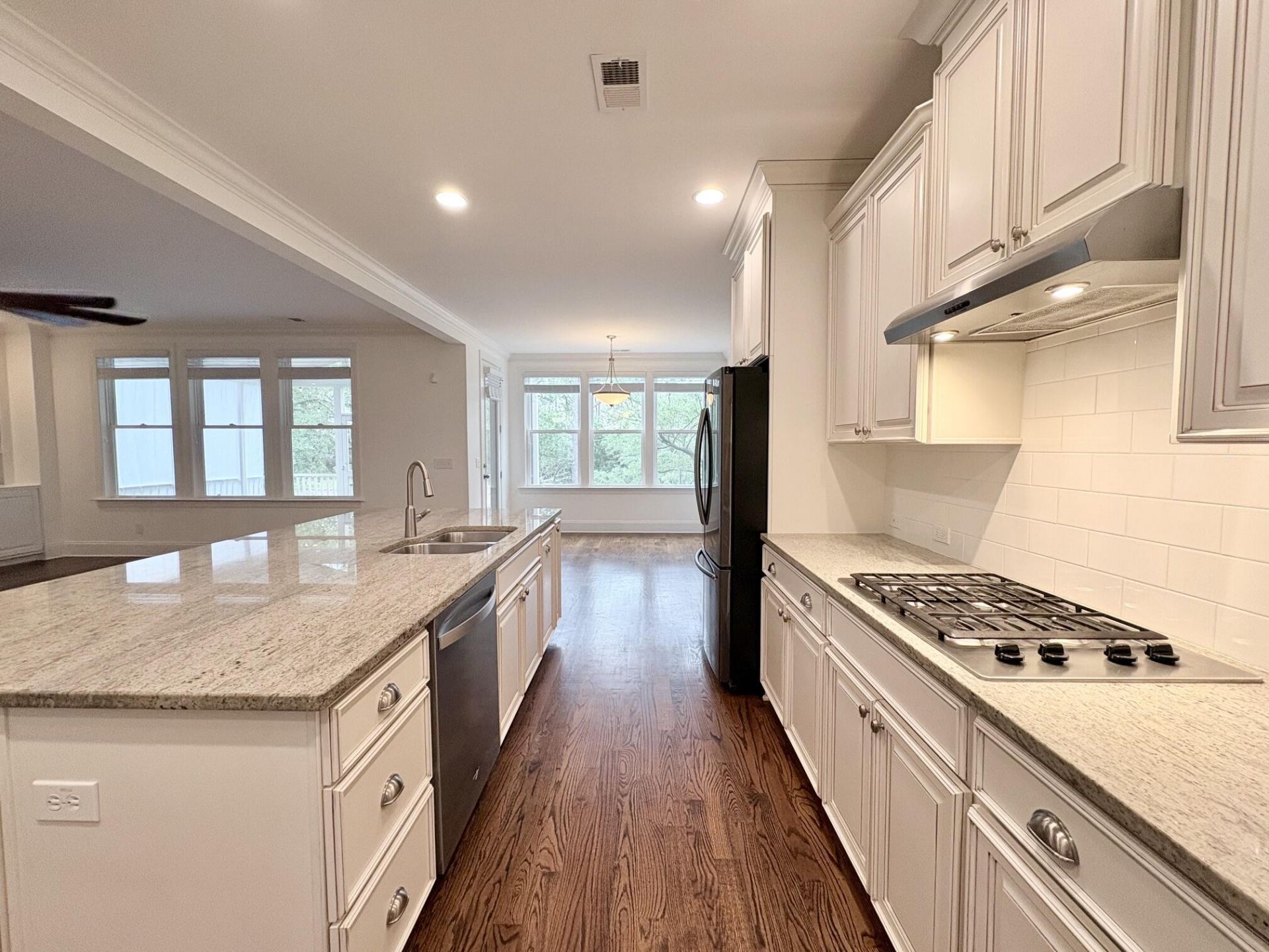 4066 Blackmoor Street Photo 28