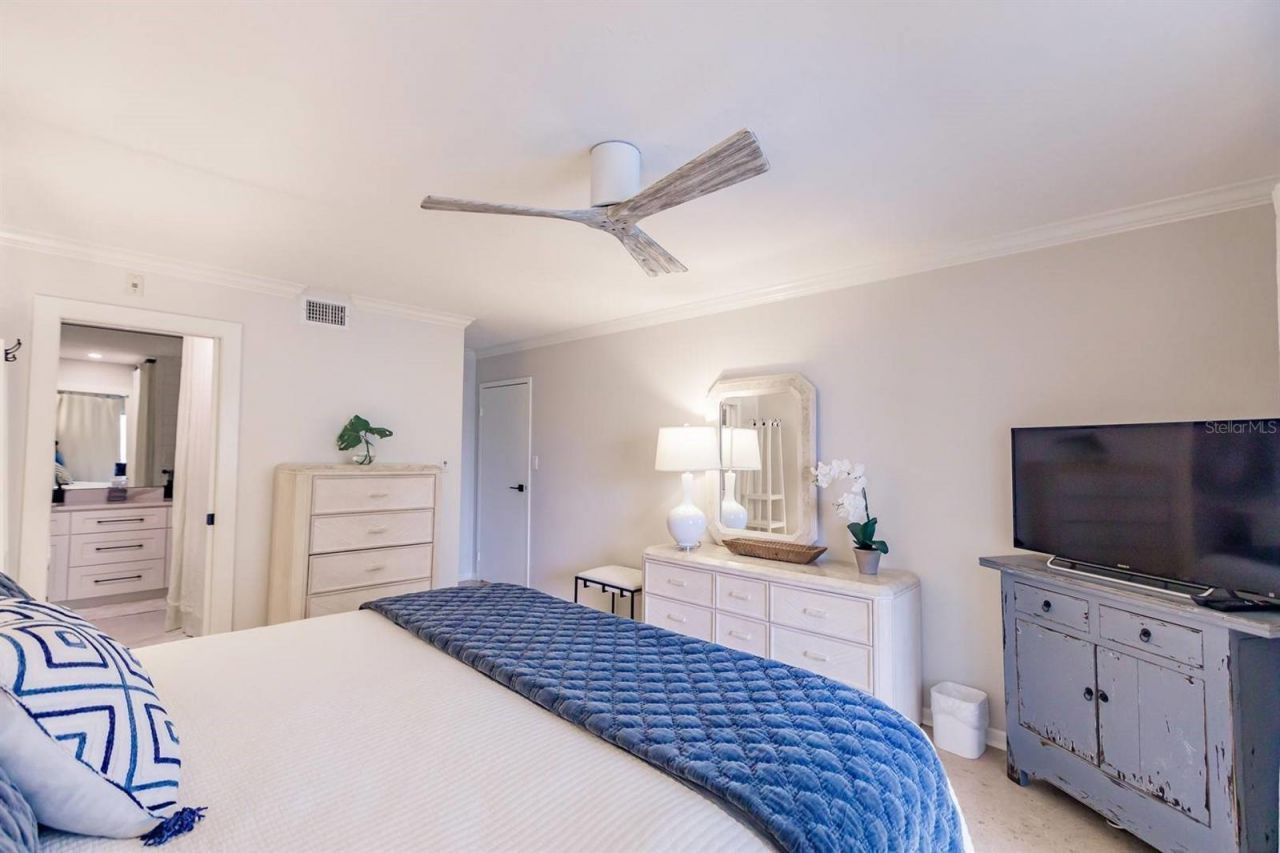 1055 W Peppertree Drive, Unit 206AA, Sarasota, FL 34242 Photo