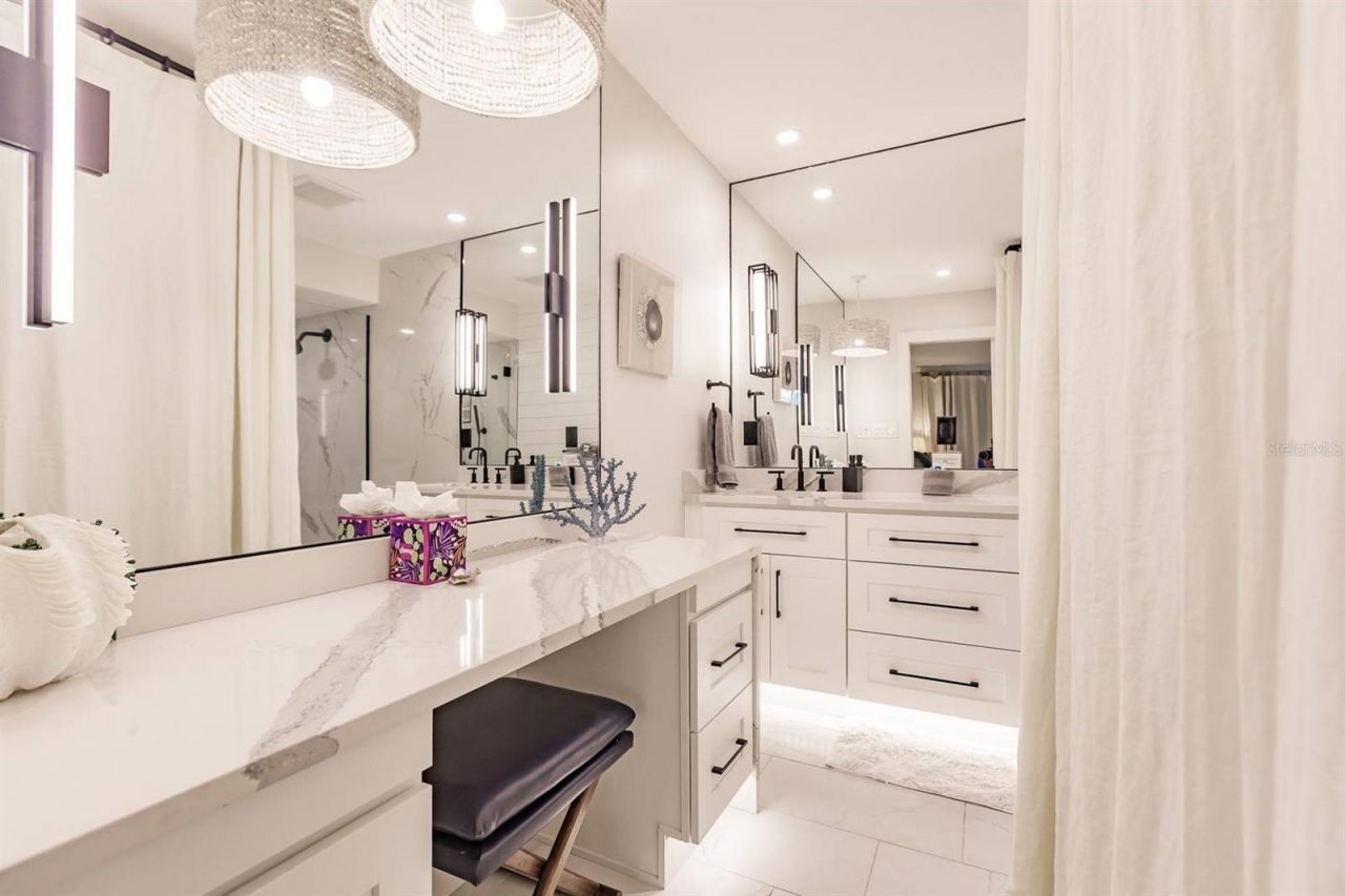 1055 W Peppertree Drive, Unit 206AA, Sarasota, FL 34242 Photo