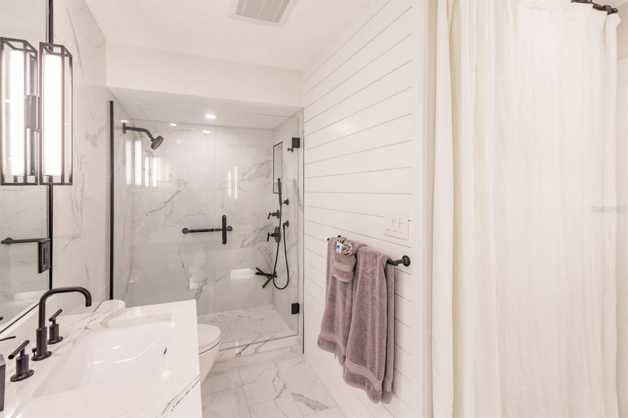 1055 W Peppertree Drive, Unit 206AA, Sarasota, FL 34242 Photo