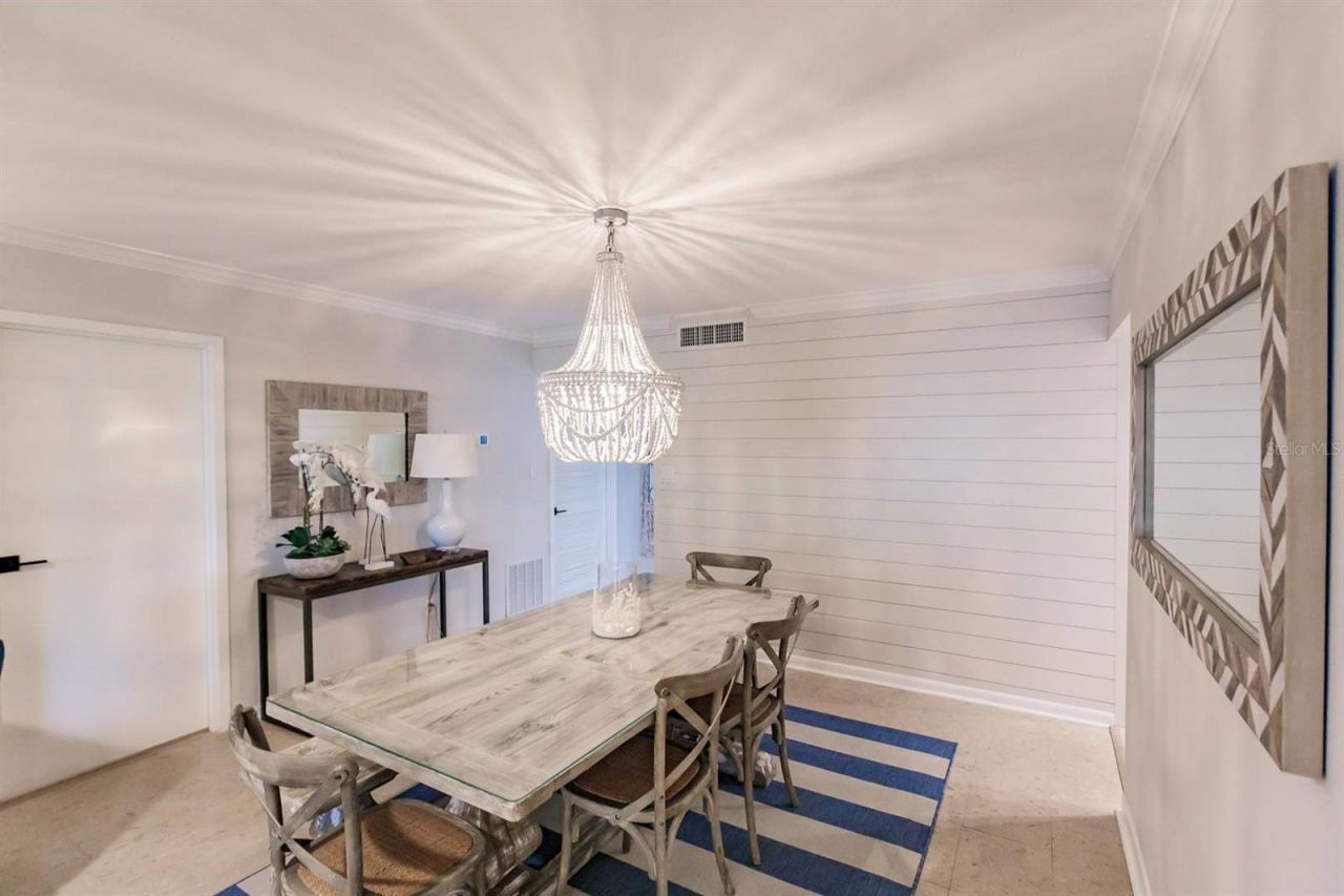 1055 W Peppertree Drive, Unit 206AA, Sarasota, FL 34242 Photo