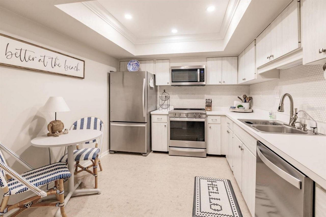 1055 W Peppertree Drive, Unit 206AA, Sarasota, FL 34242 Photo