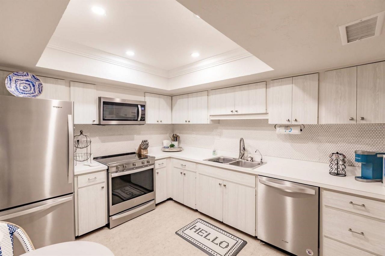 1055 W Peppertree Drive, Unit 206AA, Sarasota, FL 34242 Photo