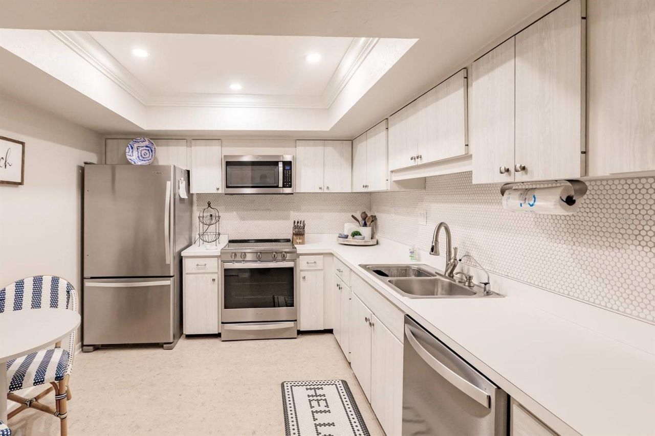 1055 W Peppertree Drive, Unit 206AA, Sarasota, FL 34242 Photo