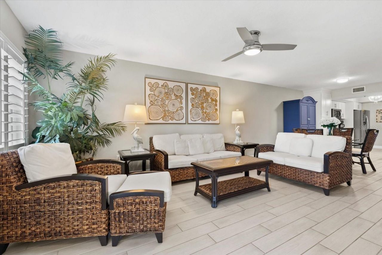 1313 Siesta Bayside Drive, Unit 1313D, Sarasota, FL 34242 Photo