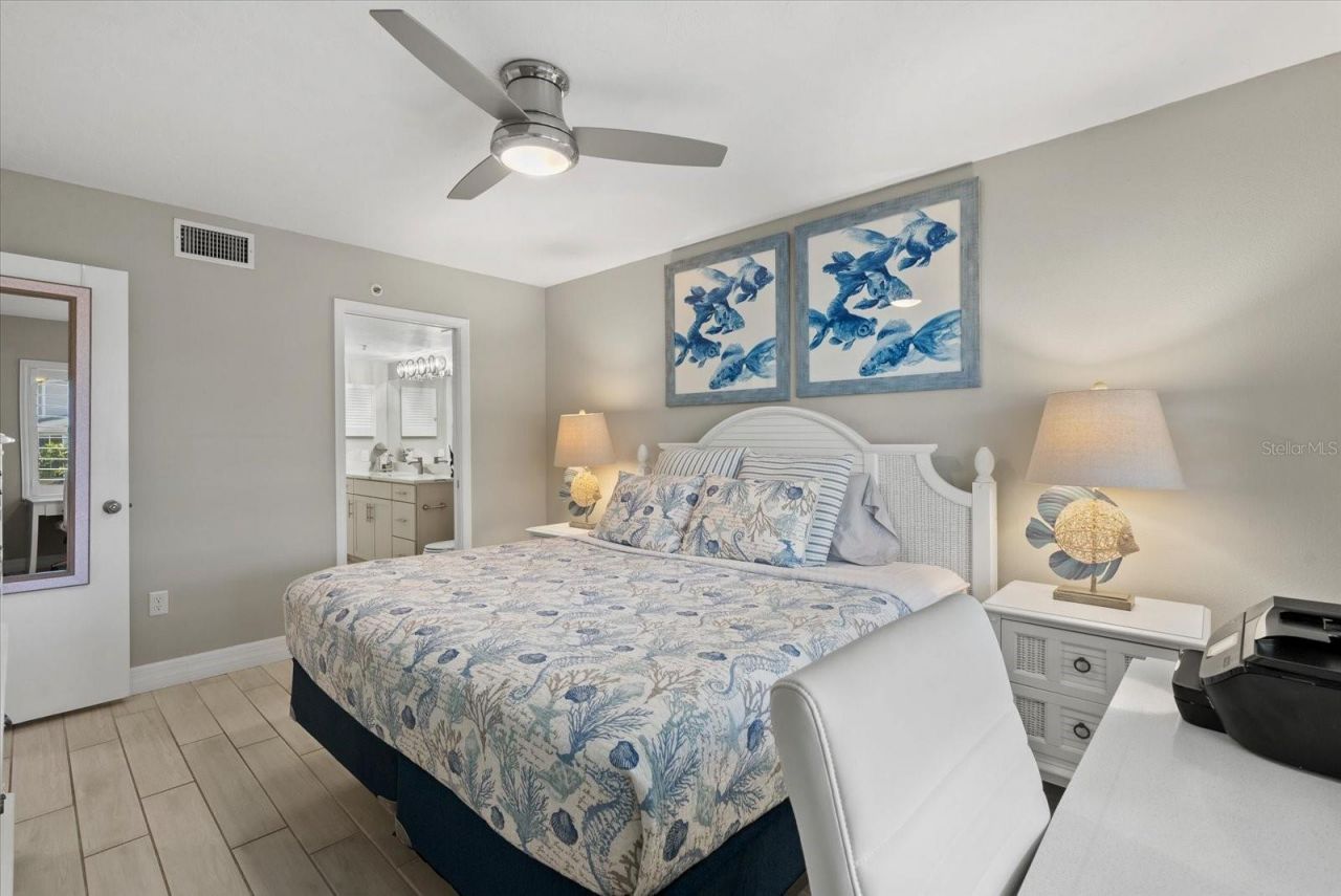 1313 Siesta Bayside Drive, Unit 1313D, Sarasota, FL 34242 Photo