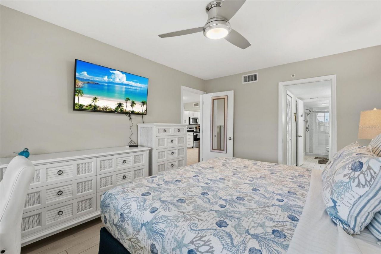 1313 Siesta Bayside Drive, Unit 1313D, Sarasota, FL 34242 Photo