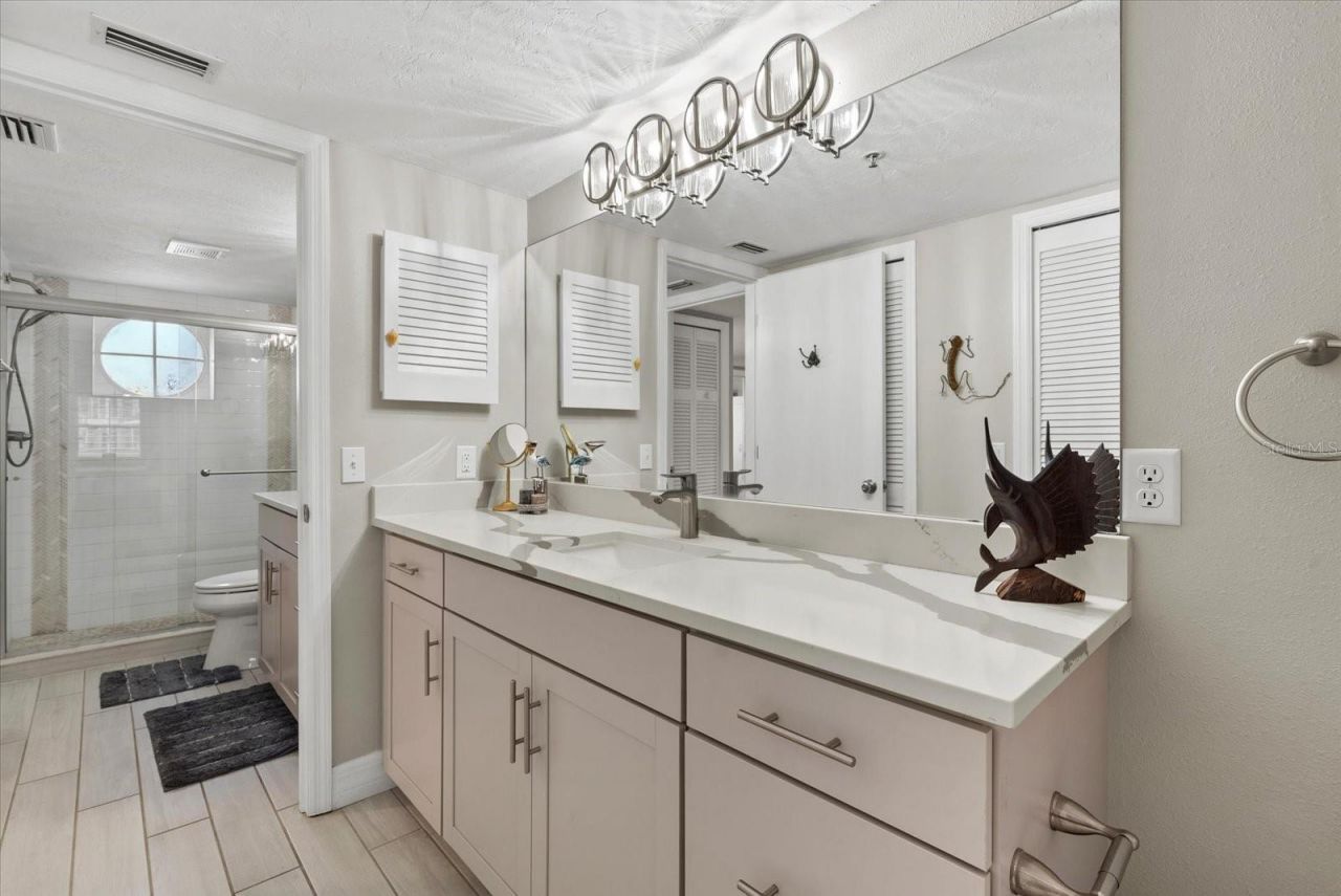 1313 Siesta Bayside Drive, Unit 1313D, Sarasota, FL 34242 Photo