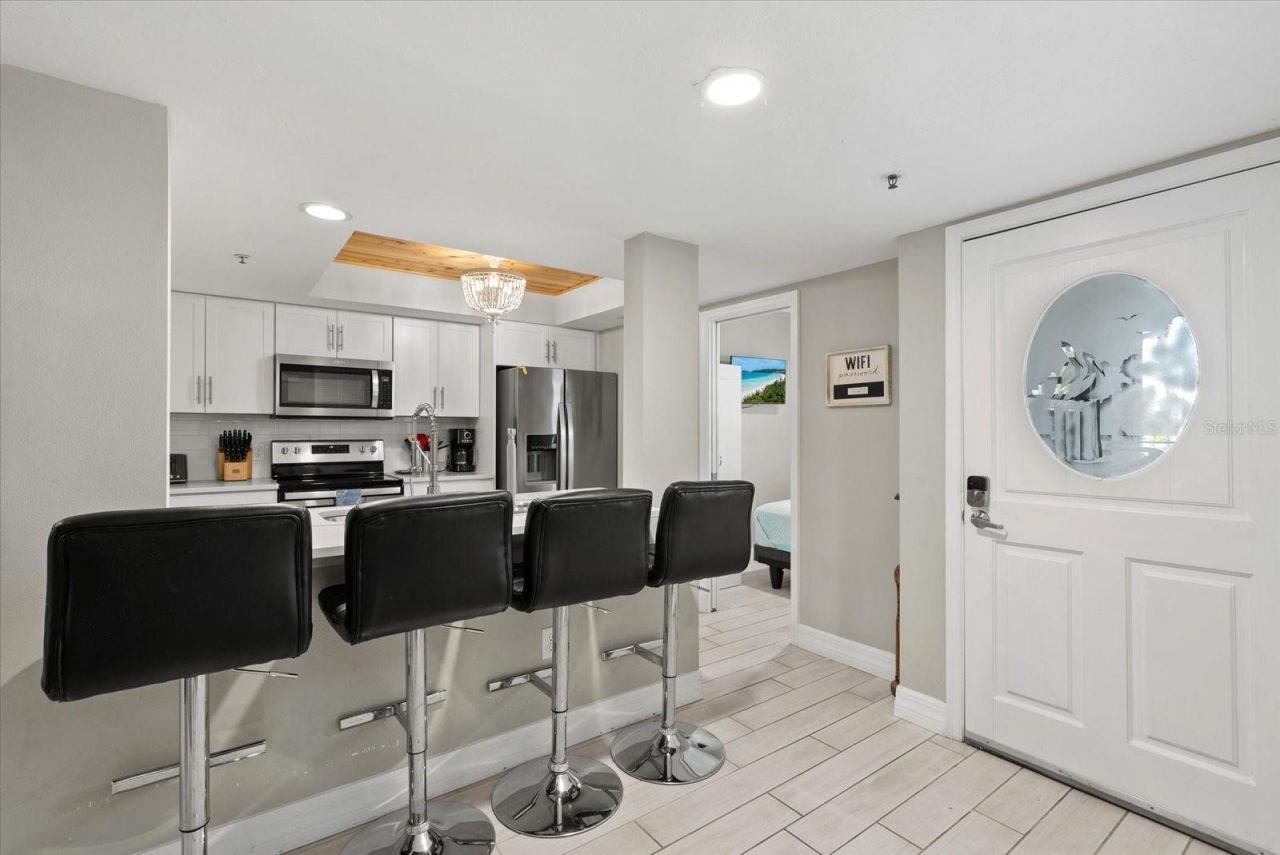 1313 Siesta Bayside Drive, Unit 1313D, Sarasota, FL 34242 Photo