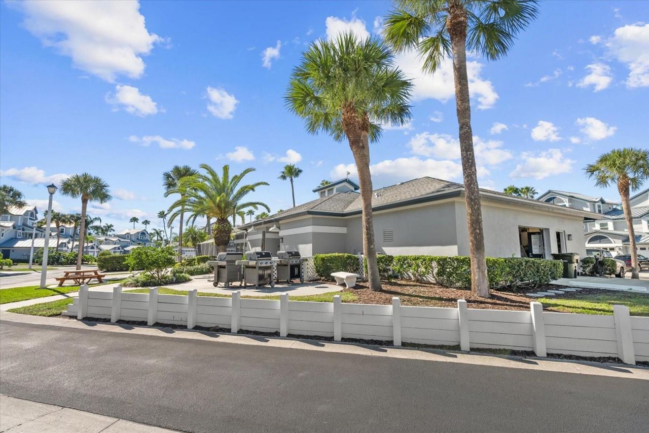 1313 Siesta Bayside Drive, Unit 1313D, Sarasota, FL 34242 Photo