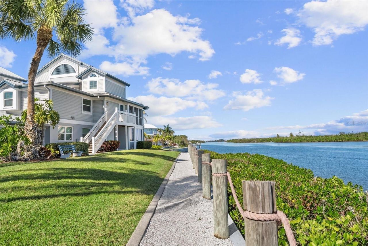 1313 Siesta Bayside Drive, Unit 1313D, Sarasota, FL 34242 Photo
