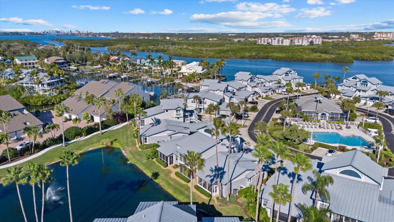 1313 Siesta Bayside Drive, Unit 1313D, Sarasota, FL 34242 Photo