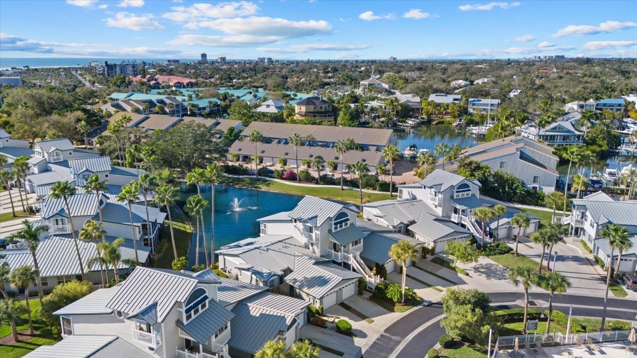 1313 Siesta Bayside Drive, Unit 1313D, Sarasota, FL 34242 Photo