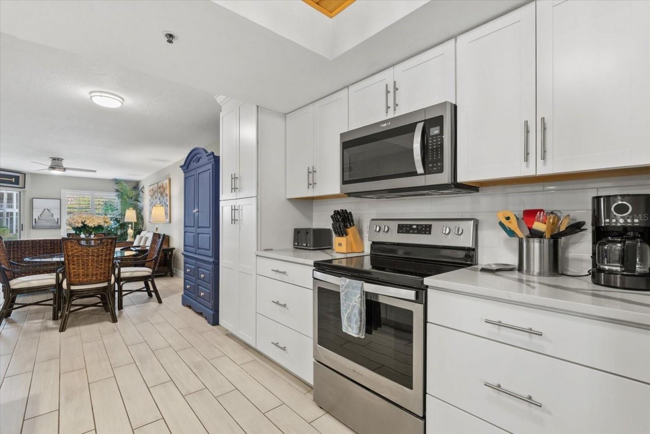 1313 Siesta Bayside Drive, Unit 1313D, Sarasota, FL 34242 Photo