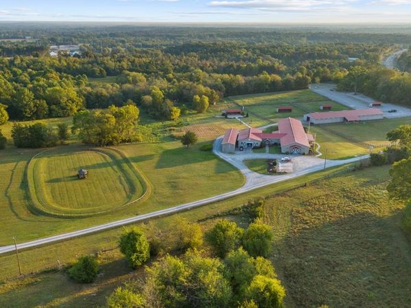 1190 W Ellington Pkwy, Lewisburg, TN 37091