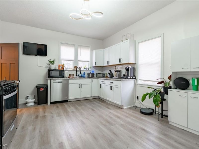 416 Bacon Avenue, Akron, OH 44320 Photo 12