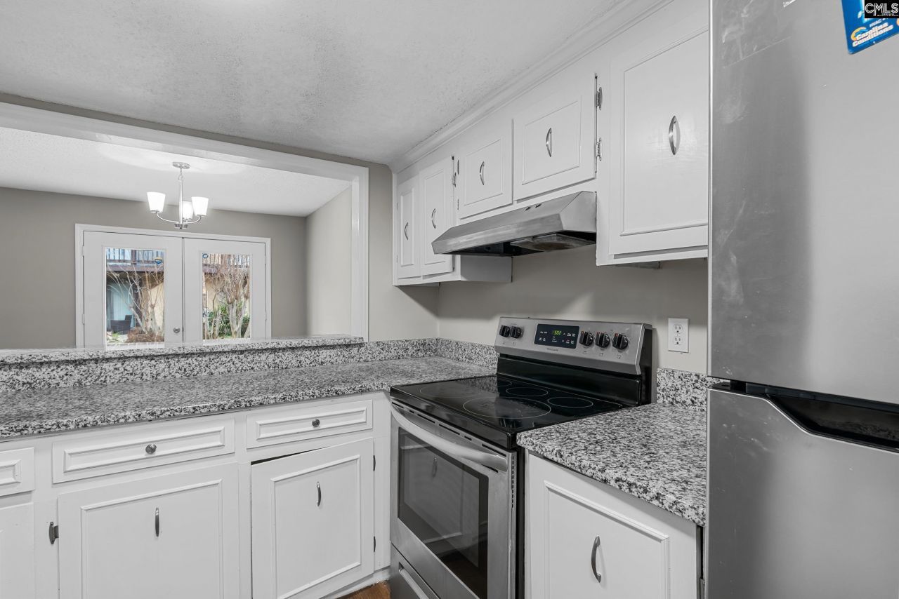 170 Lionsgate Drive  Photo 11