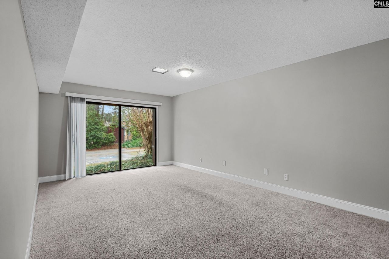 170 Lionsgate Drive  Photo 14