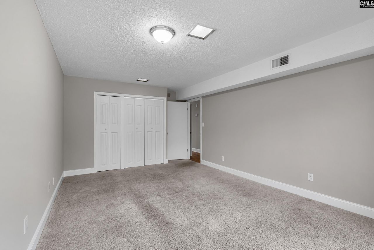 170 Lionsgate Drive  Photo 15