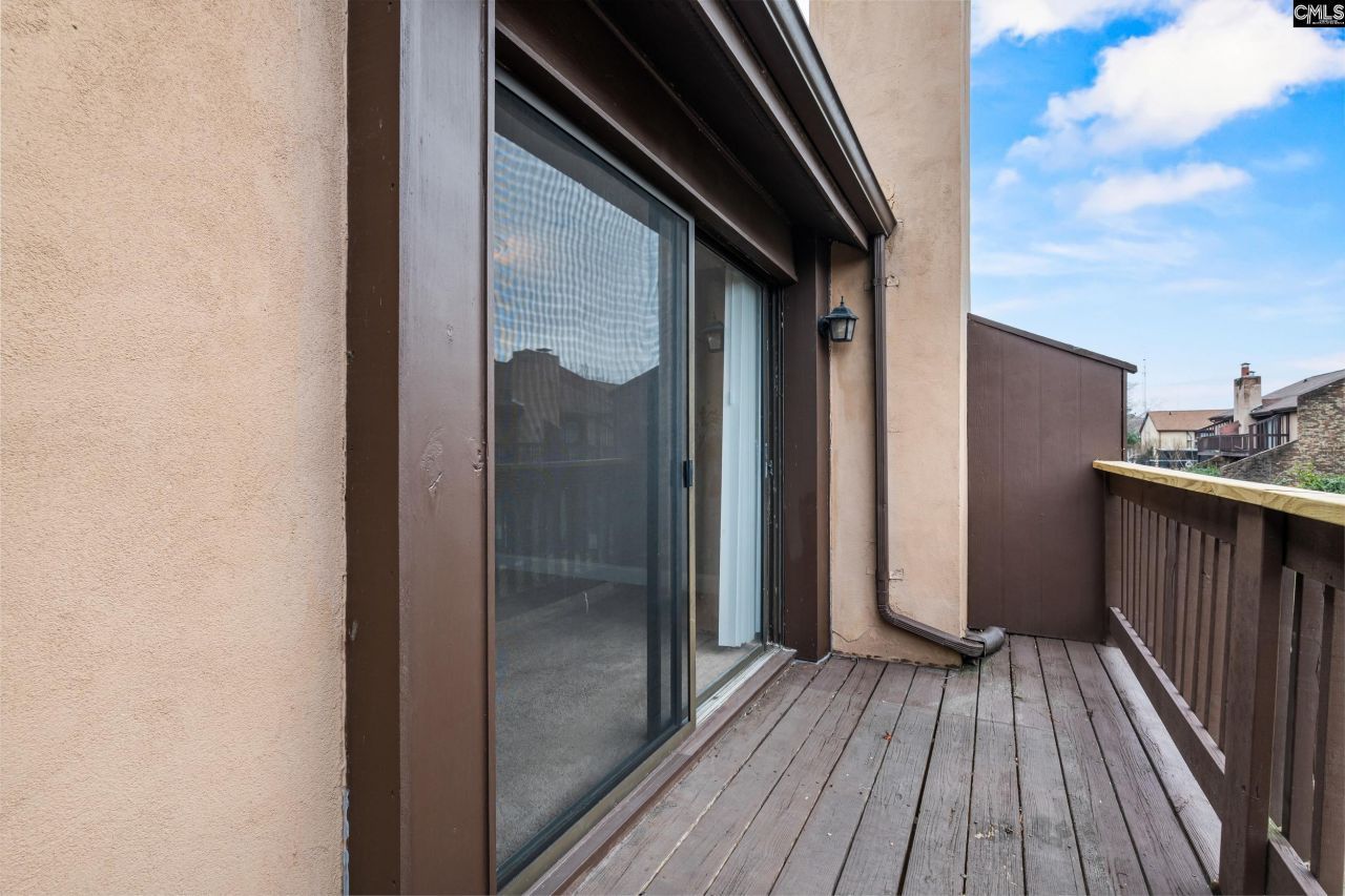 170 Lionsgate Drive  Photo 28