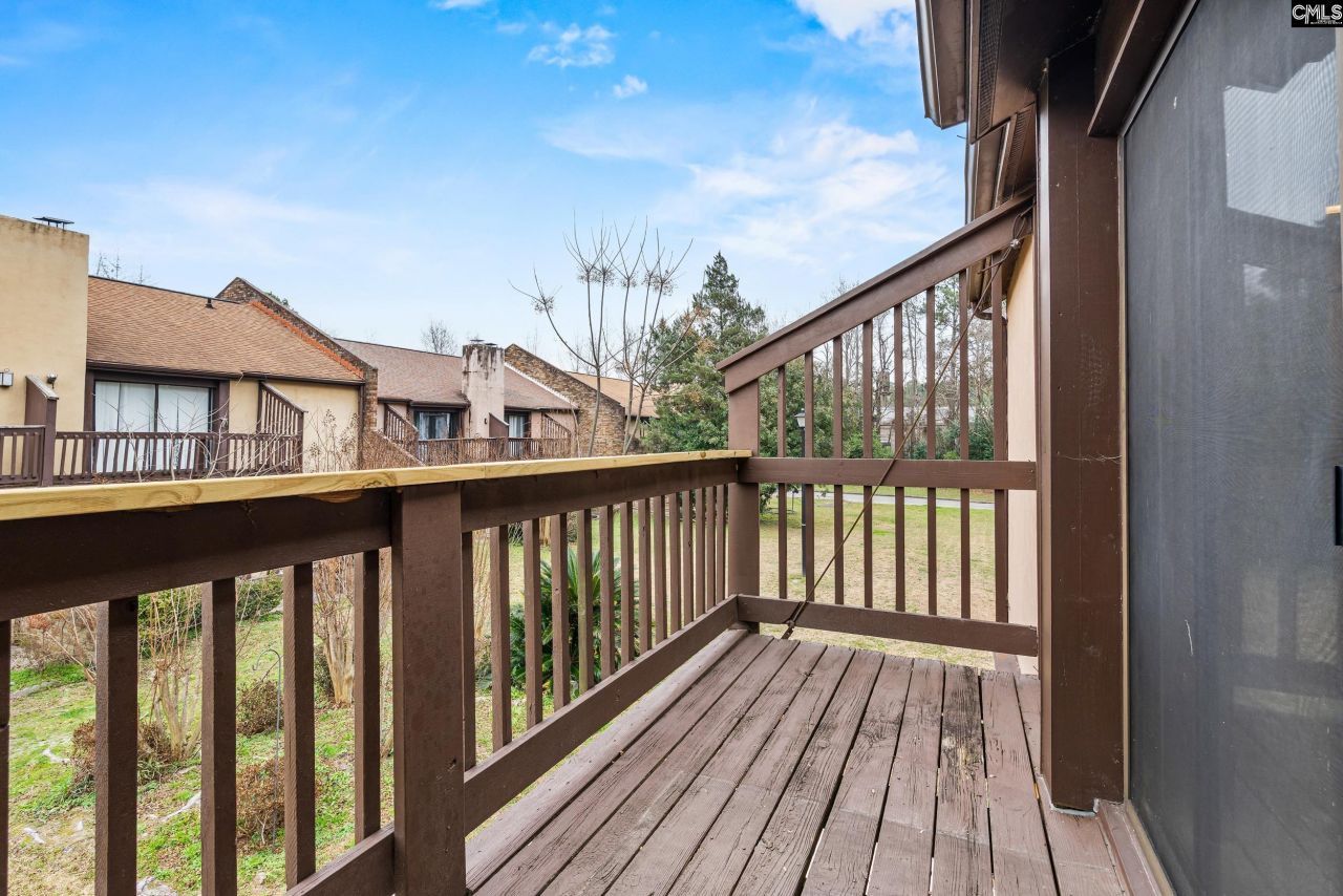 170 Lionsgate Drive  Photo 29