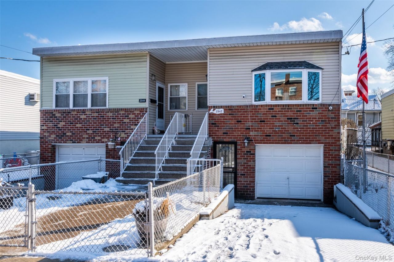 2542 Hollers Avenue, Bronx, NY 10475 Main Photo