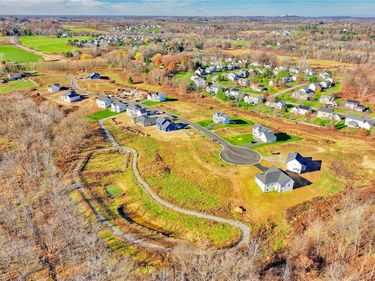 10 Mendon Green Lane, Pittsford, NY 14534